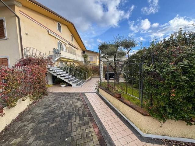 Appartamento in vendita a Massa MS