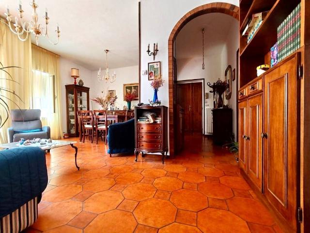 Appartamento in vendita a Massa MS