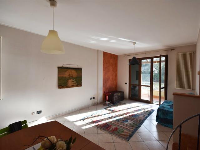 APPARTAMENTO in VENDITA a MASSA RONCHI di 5 vani