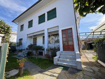Appartamento in vendita a Massa