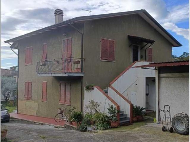Appartamento in vendita a Massa