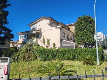 Appartamento in vendita a Massarosa LU