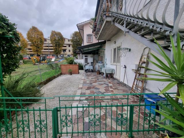 APPARTAMENTO in VENDITA a MASSAROSA Piano Di Mommio di 5 vani