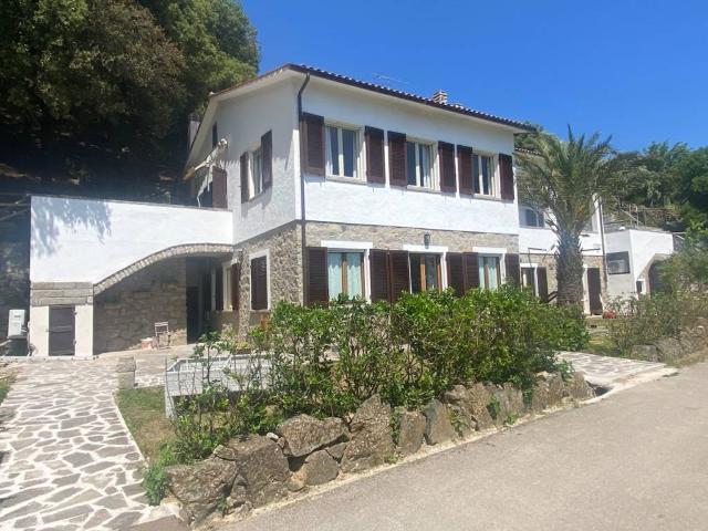Appartamento in vendita a Marciana LI