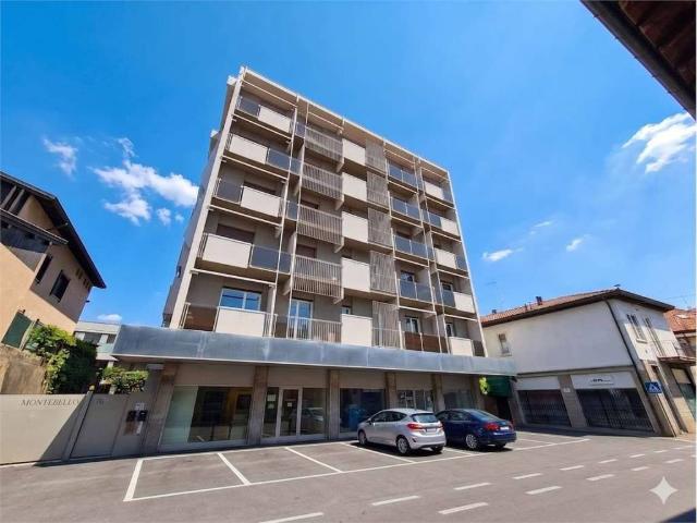 Appartamento in vendita a Mariano Comense CO