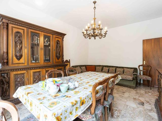 Appartamento in vendita a Mariano Comense CO