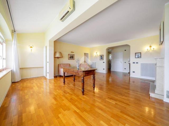 Appartamento in vendita a Varano de' Melegari PR