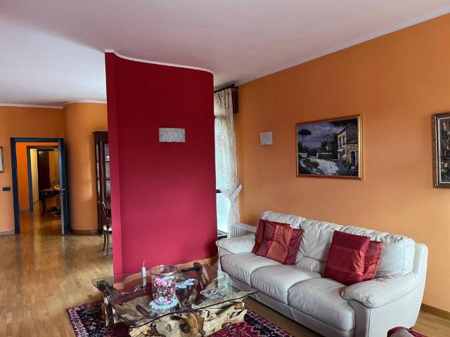 Appartamento in vendita a Merate LC