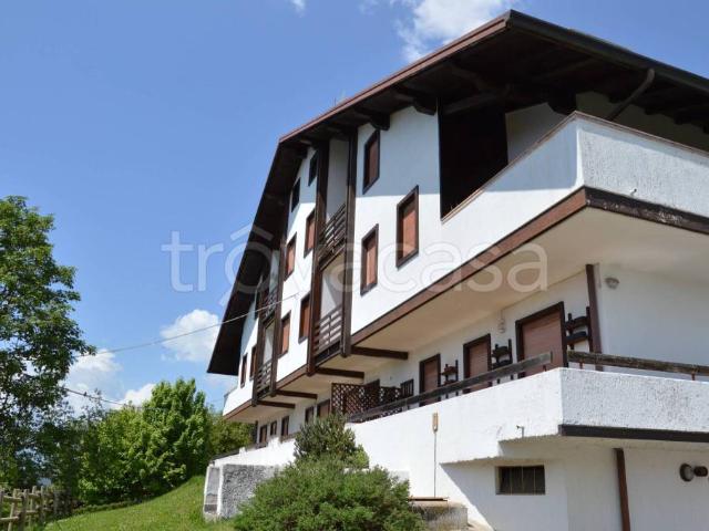 Appartamento in vendita a Mezzaselva, Canove di Roana