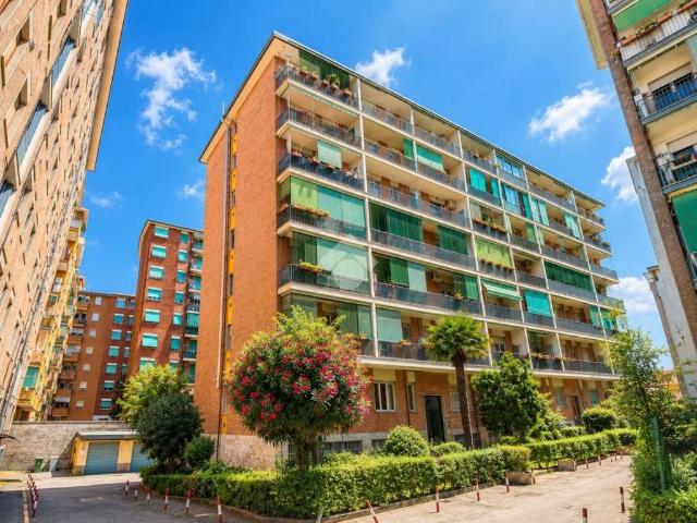 Appartamento in vendita a Milano MI
