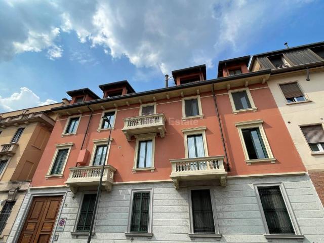 Appartamento in vendita a Milano MI