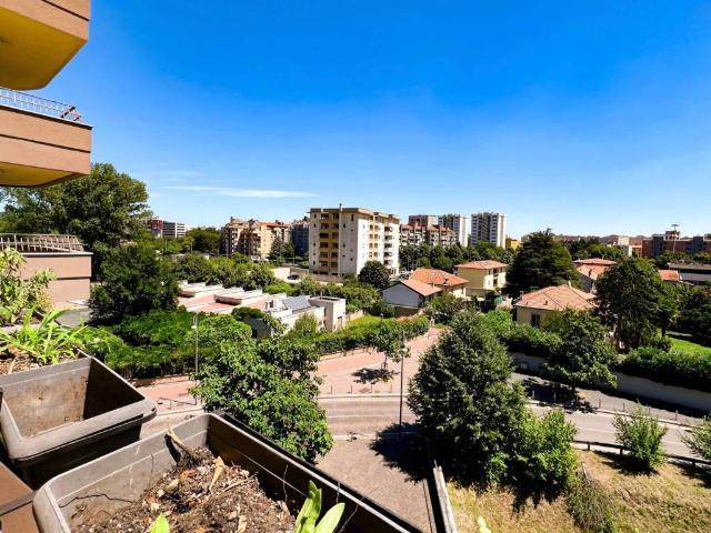 Appartamento in vendita a Milano MI