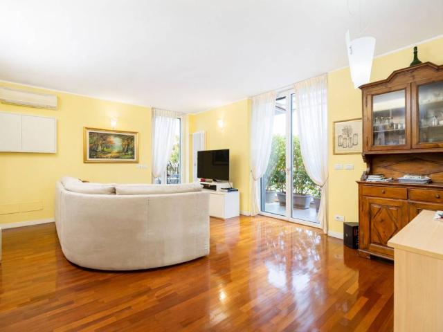 Appartamento in vendita a Milano MI