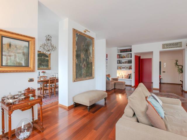 Appartamento in vendita a Milano, Milano Zona Brera Via Gari. 295m² Milano