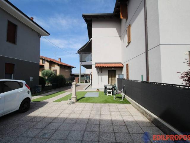 Appartamento in vendita a Misinto MB