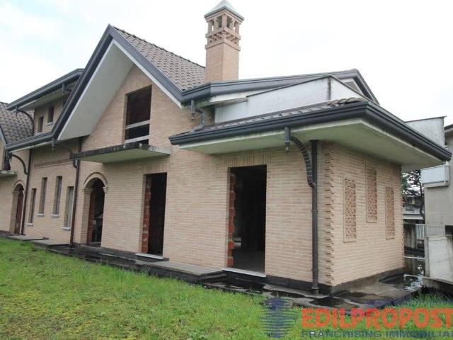 Villa in vendita a Misinto MB