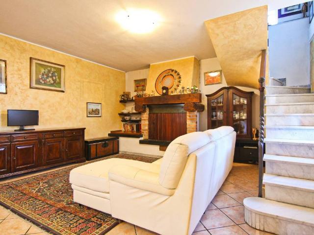 Appartamento in vendita a Misinto MB