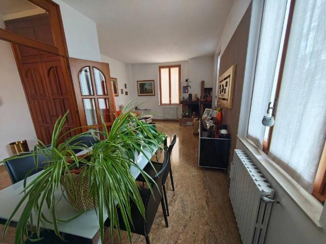 Appartamento in vendita a Modena MO