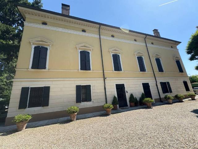 Villa in vendita a Modena MO