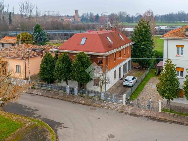 Villa in vendita a Modena MO