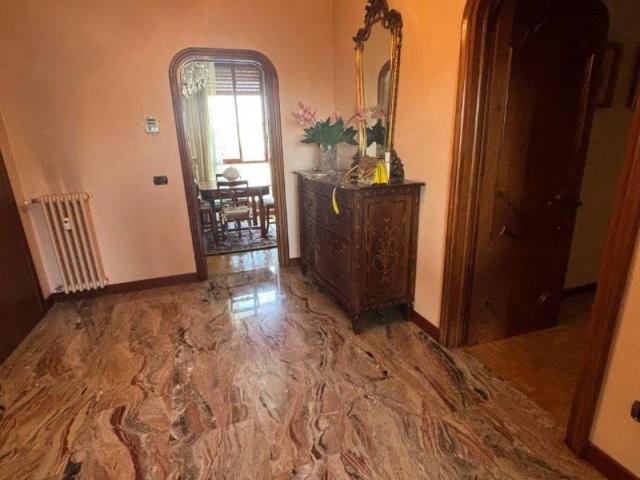 Appartamento in vendita a Modena MO