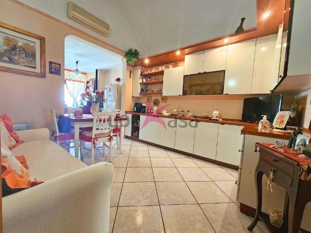 Appartamento in vendita a Mola di Bari BA
