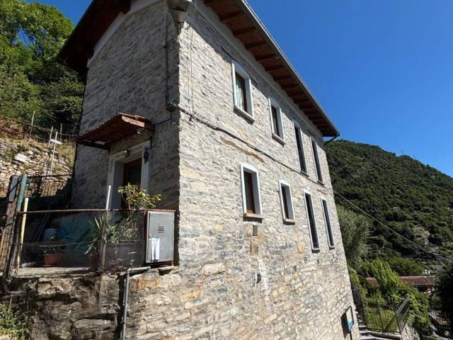 Appartamento in vendita a Moltrasio CO