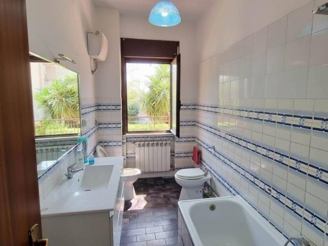 Appartamento in vendita a Mondragone CE