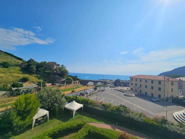 Appartamento in vendita a Moneglia GE