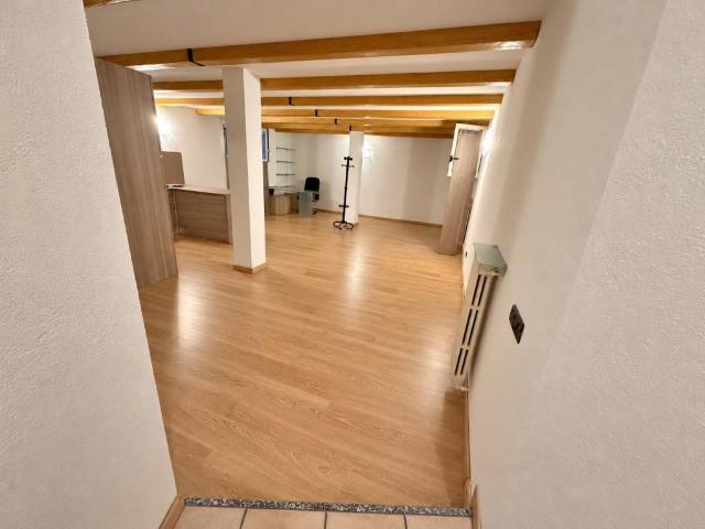 Appartamento in vendita a Monguzzo CO
