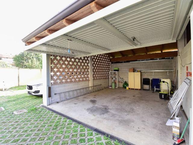 Appartamento in vendita a Monguzzo CO
