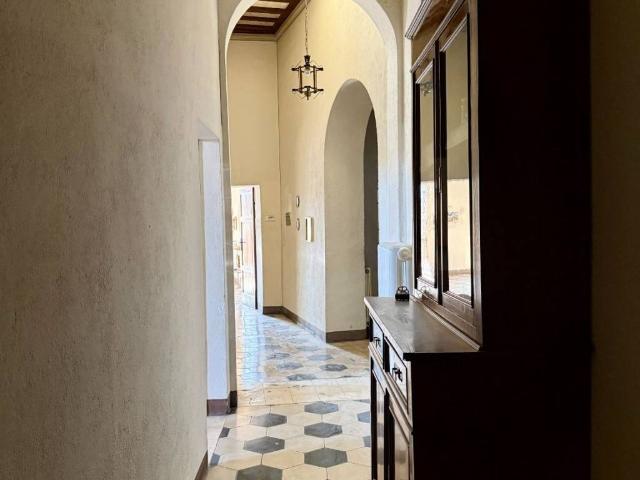 Appartamento in vendita a Montalcino SI
