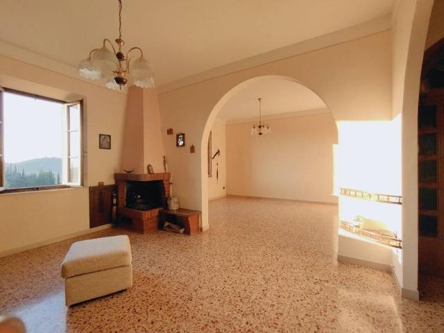 Appartamento in vendita a Montalcino SI