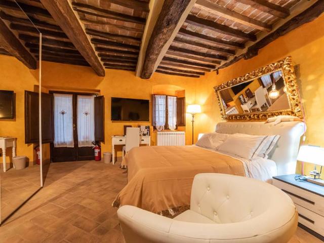 Appartamento in vendita a Montalcino SI