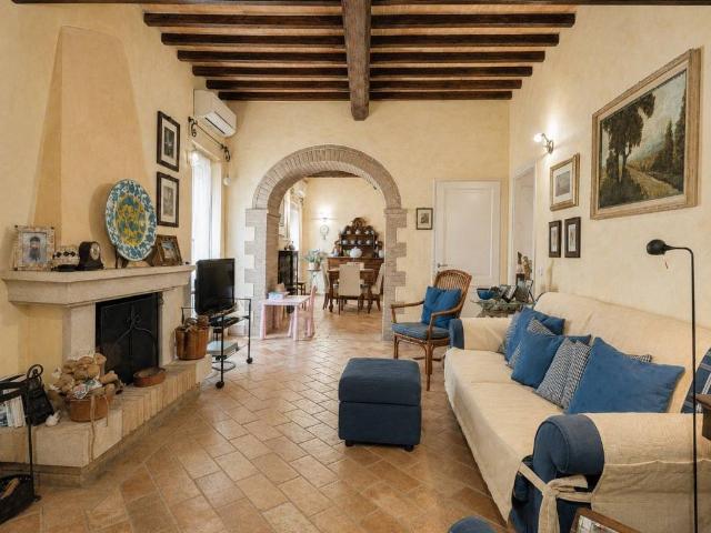 Appartamento in vendita a Montalcino SI