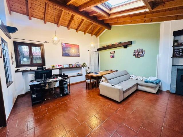 Appartamento in vendita a Montano Lucino CO