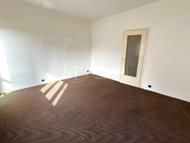 Appartamento in vendita a Montano Lucino CO