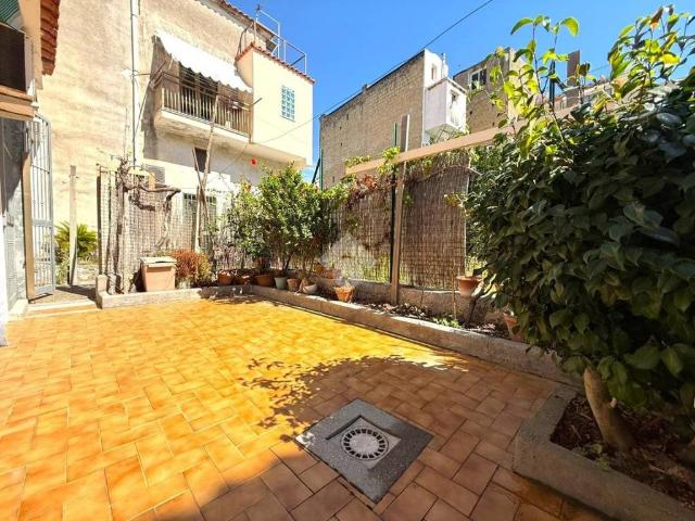 Appartamento in vendita a Monte di Procida NA