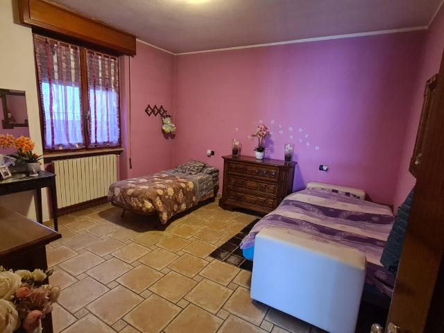 APPARTAMENTO in VENDITA a MONTE ISOLA di 4 vani