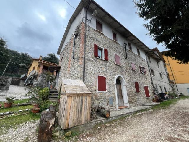 Appartamento in vendita a Monte San Pietro BO
