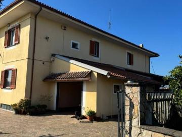Appartamento in vendita a Montecorvino Pugliano SA