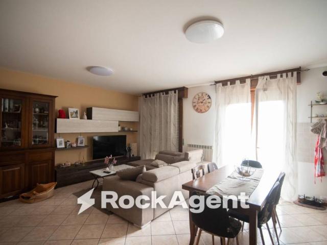 Appartamento in vendita a Montecalvo in Foglia, Borgo Massano