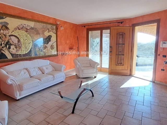 Appartamento in vendita a Montecalvo in Foglia PU