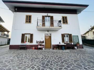 Appartamento in vendita a Montecalvo in Foglia PU