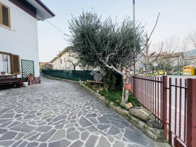 Appartamento in vendita a Montecalvo in Foglia PU