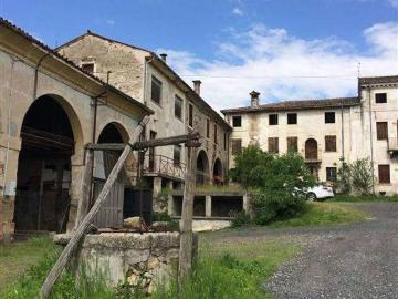 Appartamento in vendita a Montecchia di Crosara VR