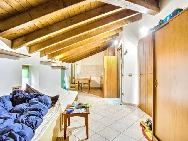 Appartamento in vendita a Montegrino Valtravaglia VA