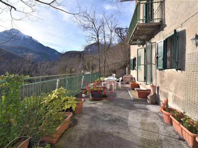 Casa indipendente in vendita a Montefortino FM