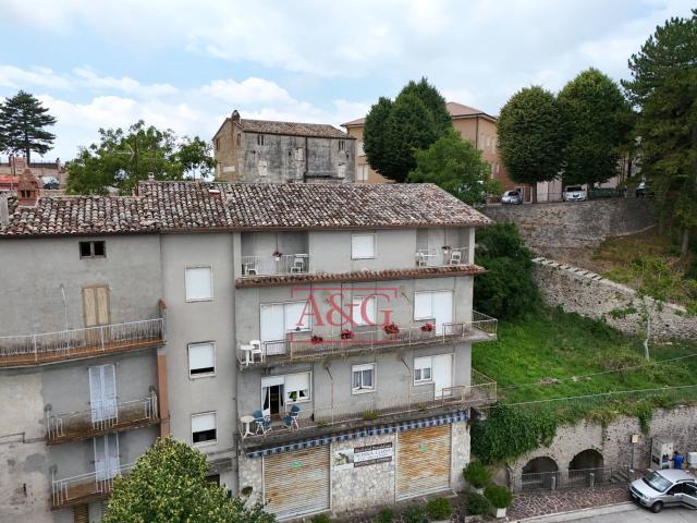Appartamento in vendita a Montefalcone Appennino, Centro