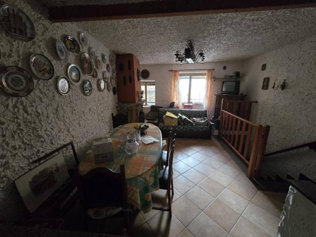 Appartamento in vendita a Montelanico RM